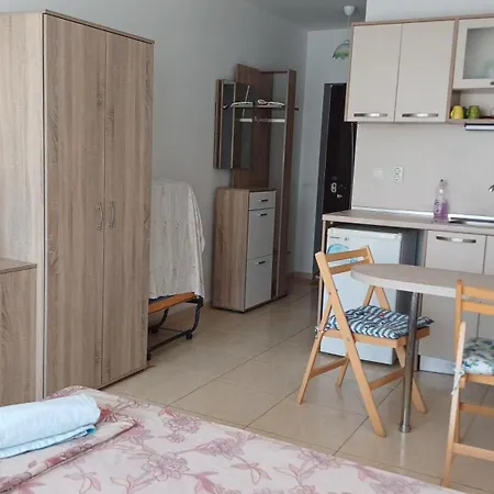 게스트하우스 и анхиало *