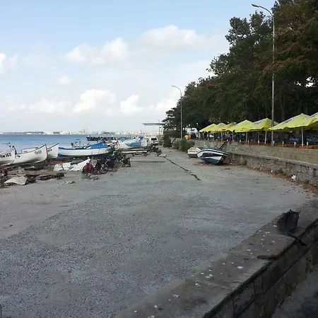 게스트하우스 и анхиало