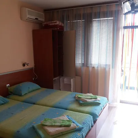 게스트하우스 и анхиало *