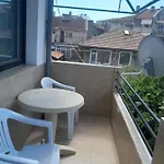 и анхиало بيت ضيافة بوموري