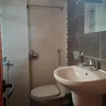 и анхиало بيت ضيافة