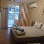и анхиало بوموري