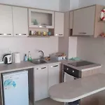 и анхиало بيت ضيافة