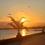 بيت ضيافة и анхиало بوموري