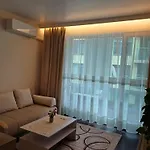 и анхиало بوموري
