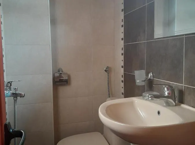 и анхиало Гостевой дом