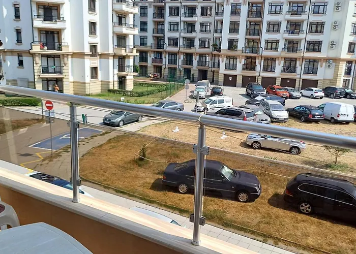 Гостевой дом и анхиало *