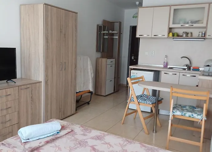 Гостевой дом и анхиало *