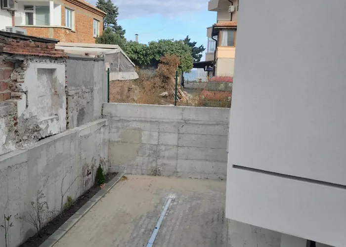 и анхиало Гостевой дом *