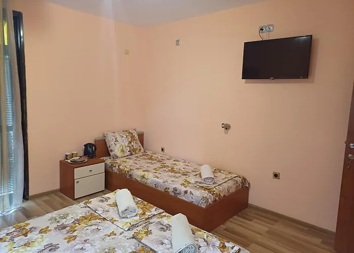 и анхиало Гостевой дом *