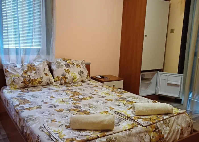 Гостевой дом и анхиало *