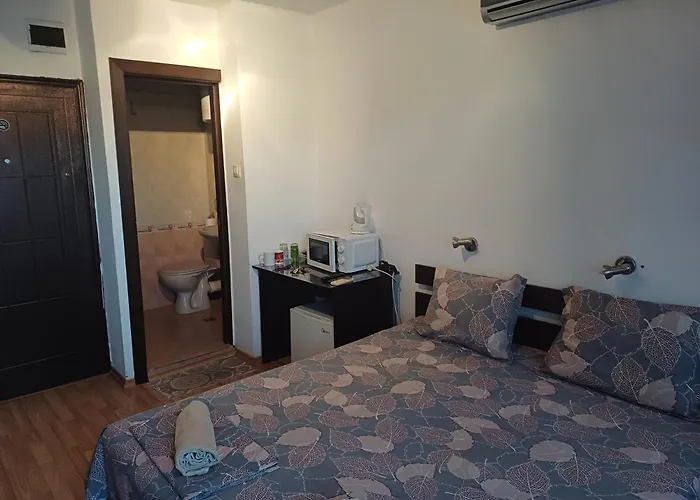 и анхиало Гостевой дом *