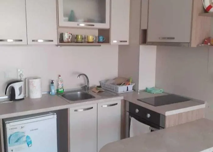 и анхиало Гостевой дом