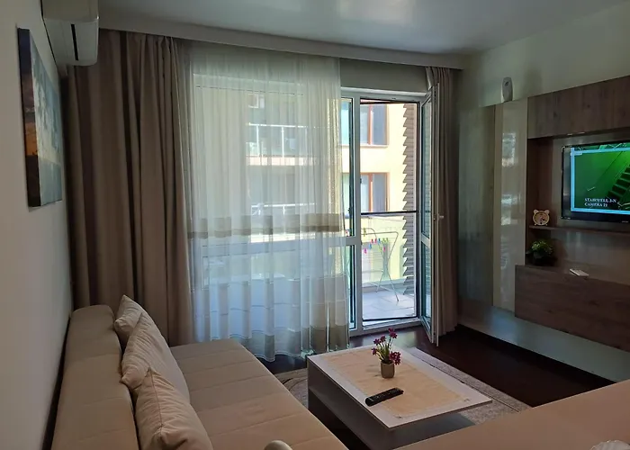 Гостевой дом и анхиало *